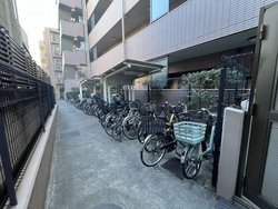 クリオ新宿戸山壱番館 建物画像1