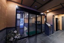 コアマンションフリージオ上野 建物画像1