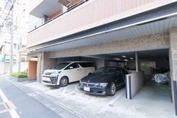 コアマンションフリージオ上野 建物画像1