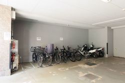 コアマンションフリージオ上野 建物画像1