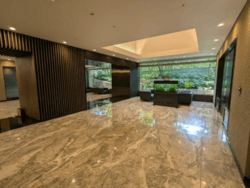 ラ・トゥール新宿グランド 建物画像1