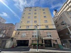 リブゼ横浜ベイモール 建物画像1