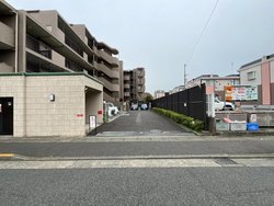 ライオンズプラザ武蔵新城 建物画像1