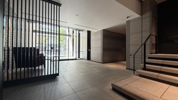 イニシア横浜桜木町 建物画像1