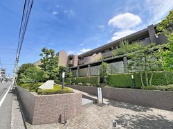 ルイシャトレ大倉山 建物画像1