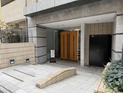 アクシルコート上野 建物画像1