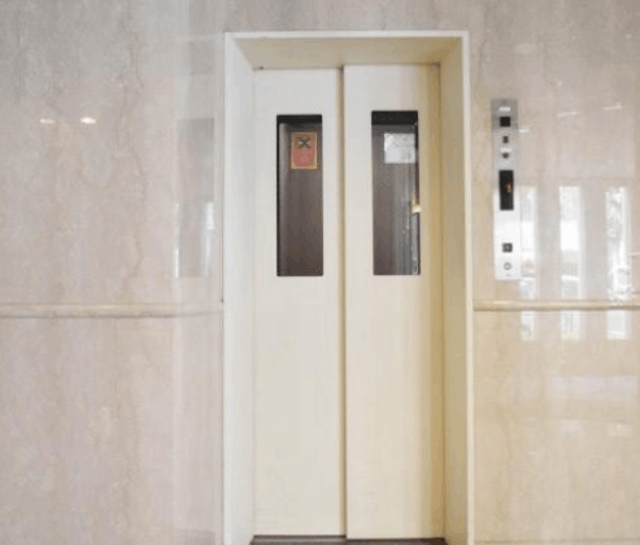 三軒茶屋パーク・ホームズ エレベーター