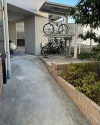 メイクスデザイン西新宿 建物画像1