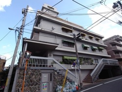 信濃町マンション 建物画像1