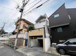 世田谷区上用賀４丁目　中古一戸建て　6,180万円　　 建物画像1