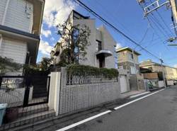 世田谷区中町１丁目　中古一戸建て　22,000万円　 建物画像1