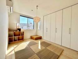 目黒区上目黒５丁目　中古一戸建て　52,800万円　　 建物画像1